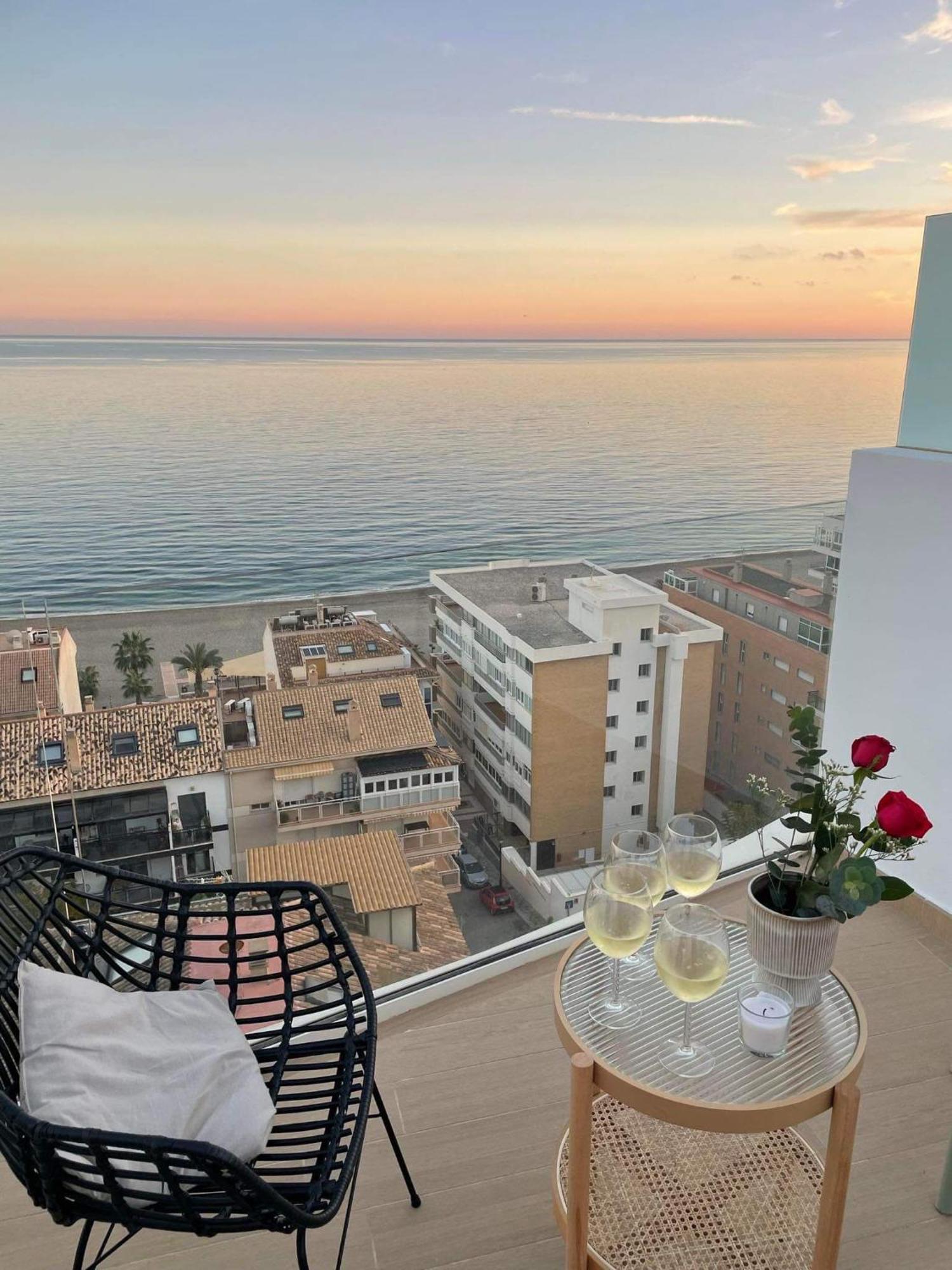 フエンヒロラPanoramic Seaview Penthouse The Waveアパートメント エクステリア 写真